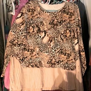 DG2 by Dianne Gilman, Cute 2-Tiered Top 3x detailing pleats are dist☺️🫶🎯👠❣️